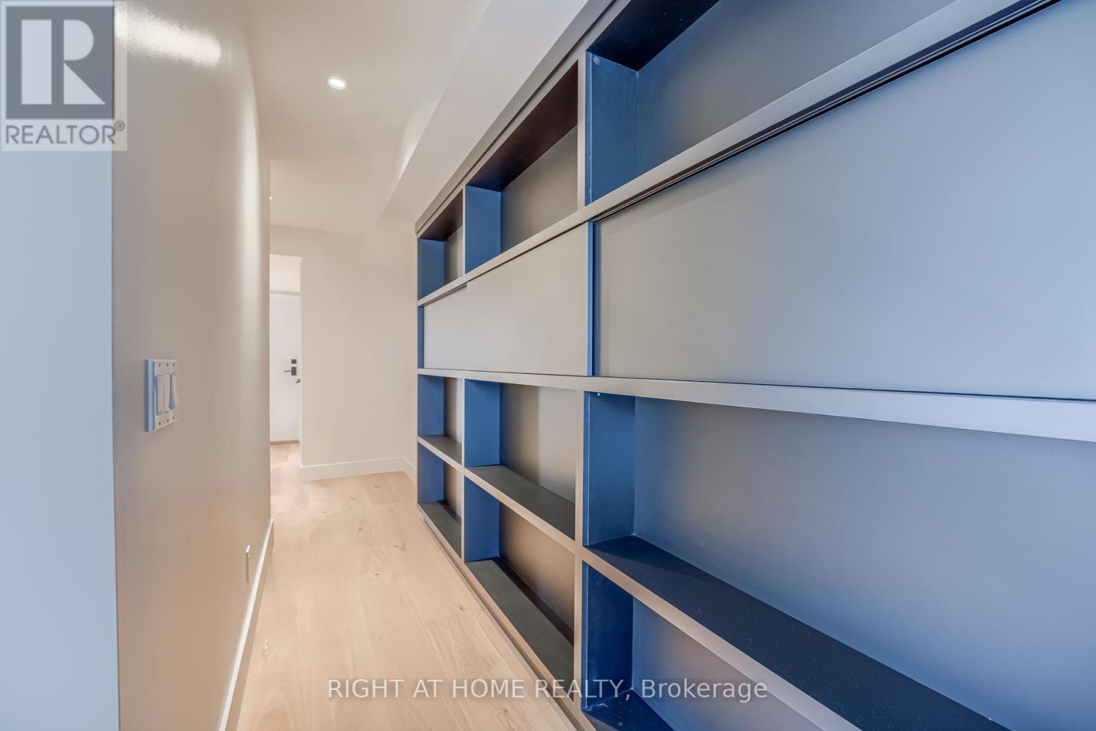 218 Jane Street, Toronto, Ontario M6S 3Y9 - Photo 13 - W12608346