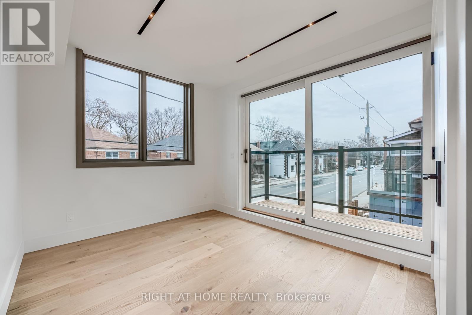 218 Jane Street, Toronto, Ontario M6S 3Y9 - Photo 14 - W12608346