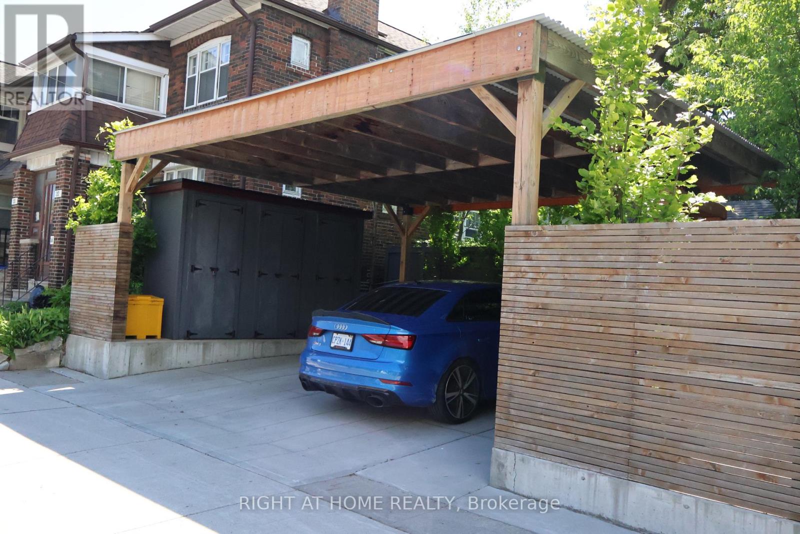 218 Jane Street, Toronto, Ontario M6S 3Y9 - Photo 2 - W12608346