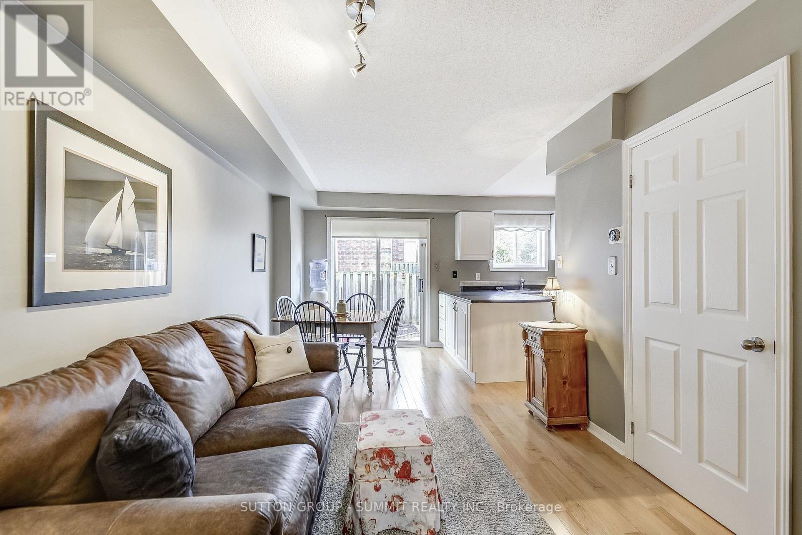 10 - 1425 Abbeywood Drive, Oakville, Ontario L6M 3R3 - Photo 13 - W12608352