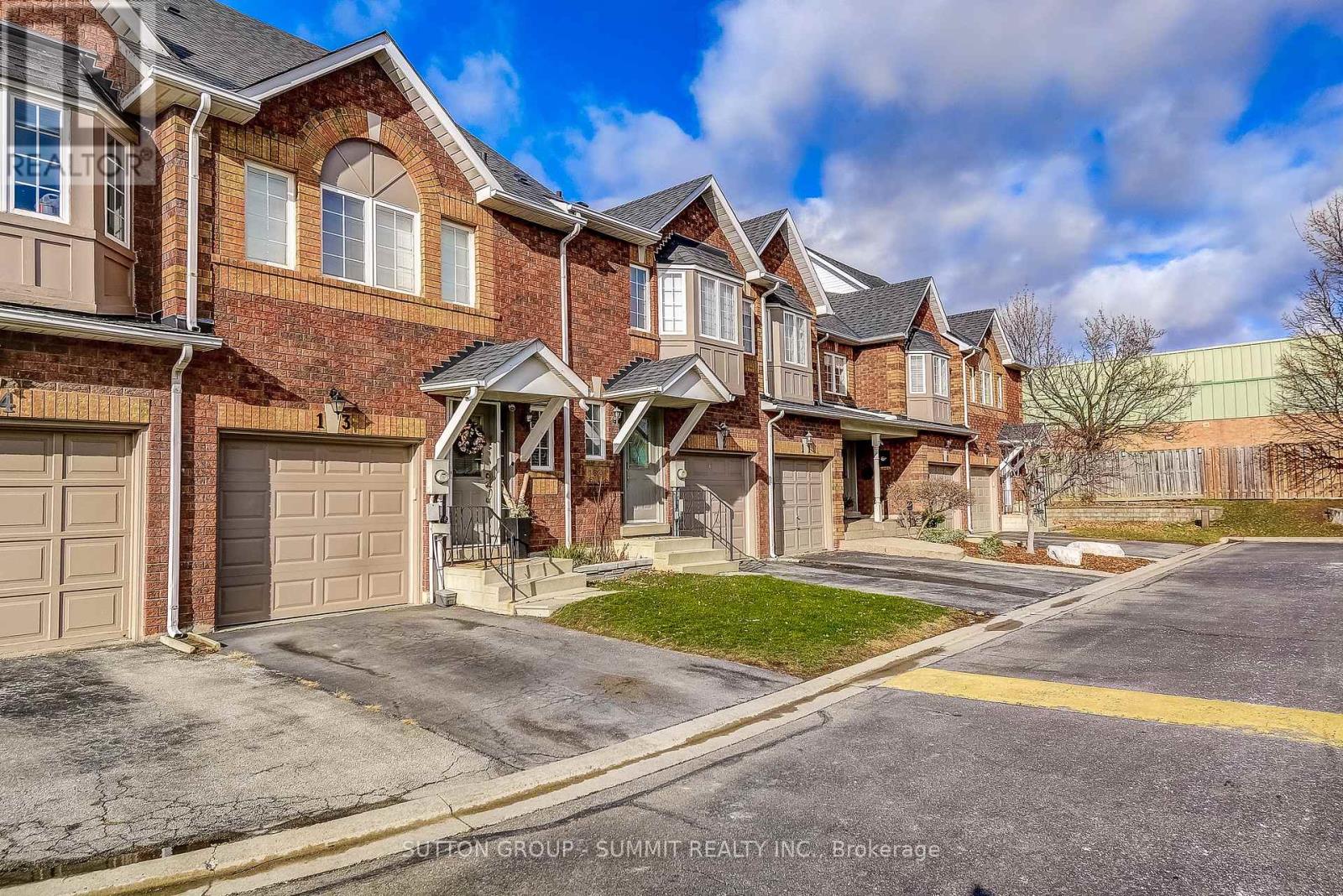 10 - 1425 Abbeywood Drive, Oakville, Ontario L6M 3R3 - Photo 3 - W12608352