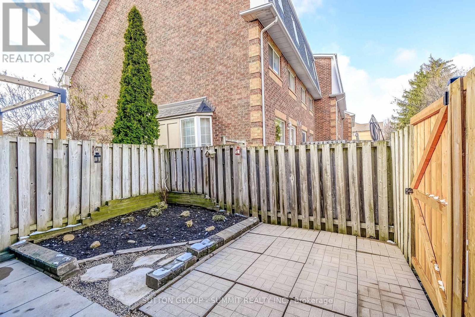 10 - 1425 Abbeywood Drive, Oakville, Ontario L6M 3R3 - Photo 39 - W12608352