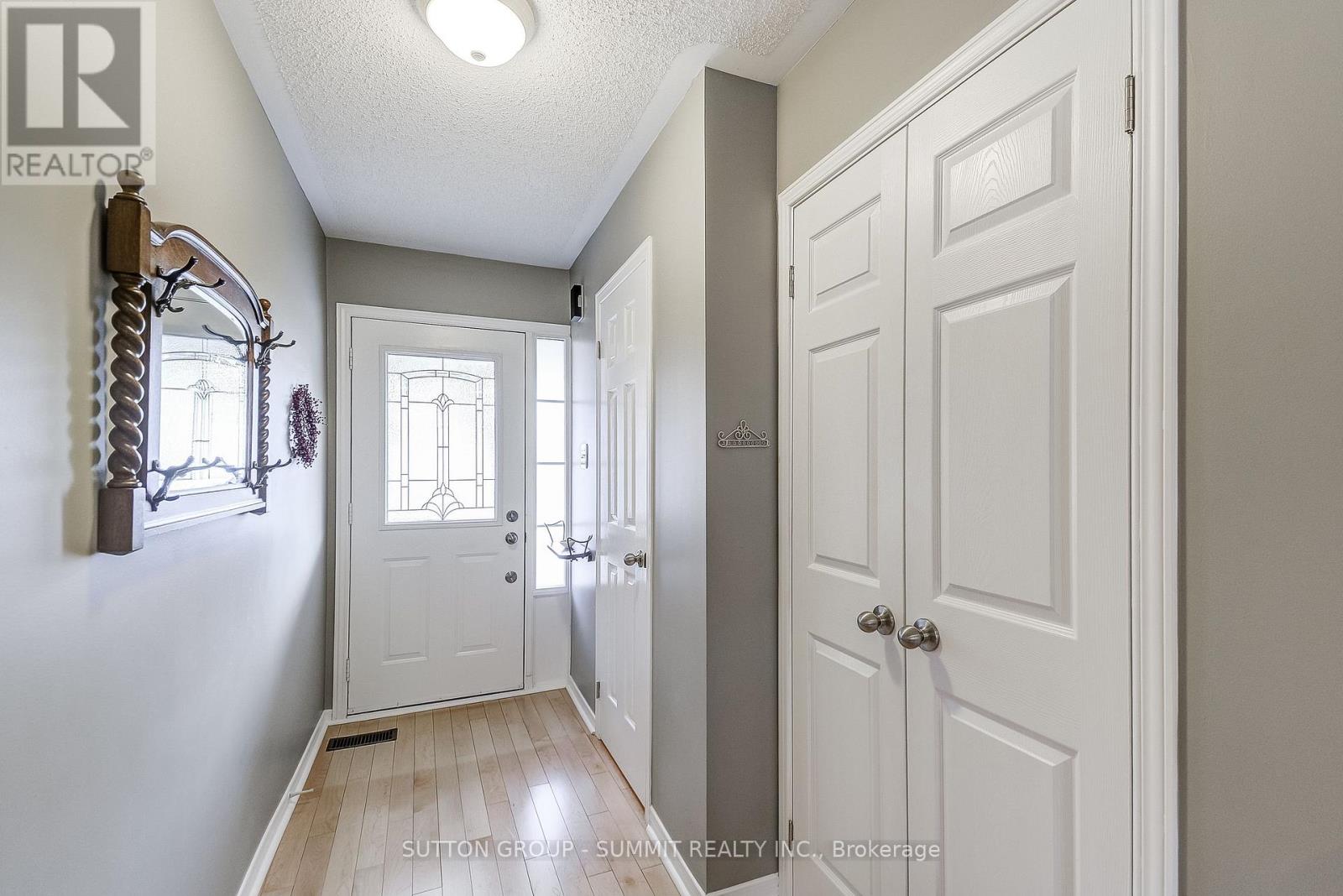 10 - 1425 Abbeywood Drive, Oakville, Ontario L6M 3R3 - Photo 8 - W12608352