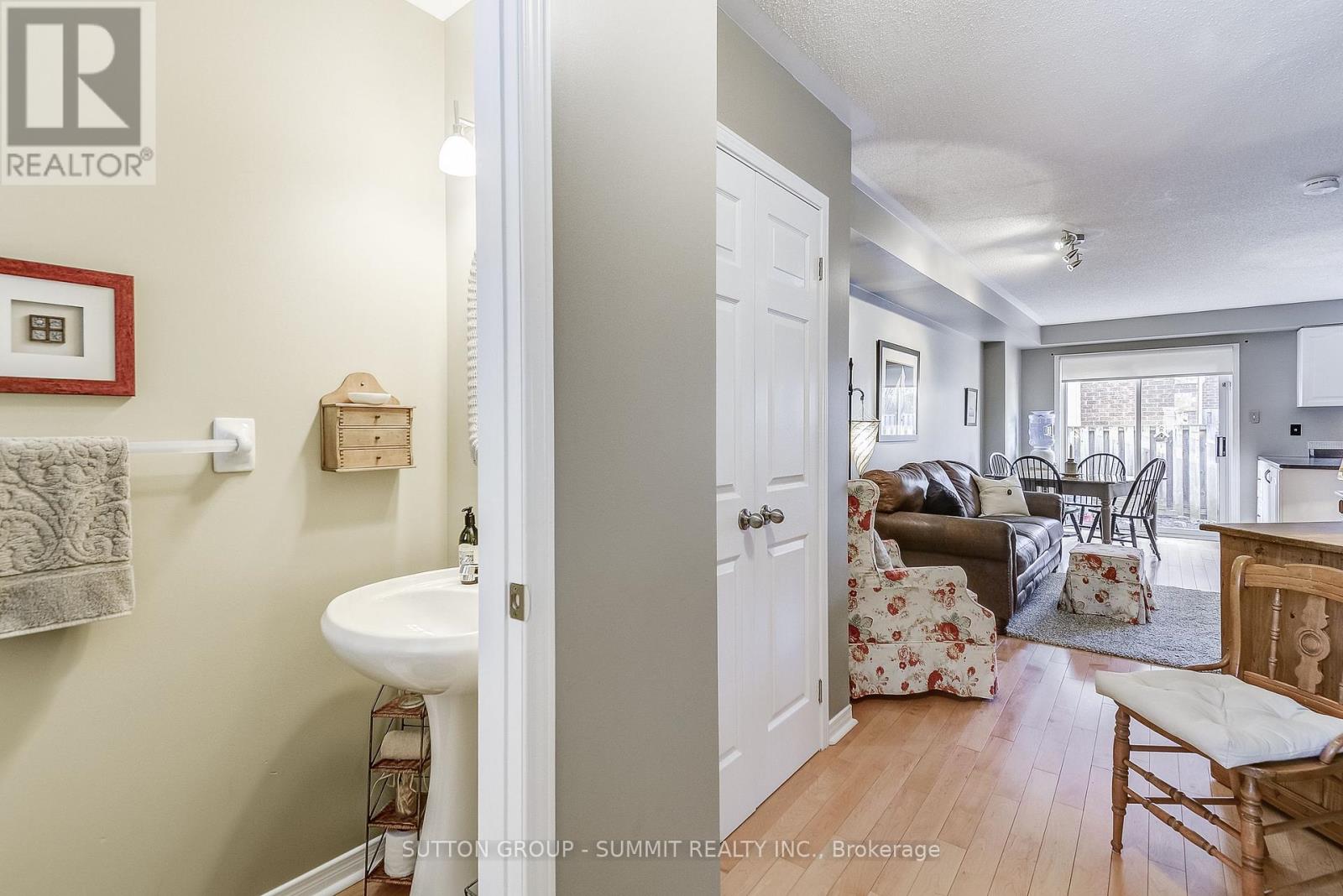 10 - 1425 Abbeywood Drive, Oakville, Ontario L6M 3R3 - Photo 9 - W12608352