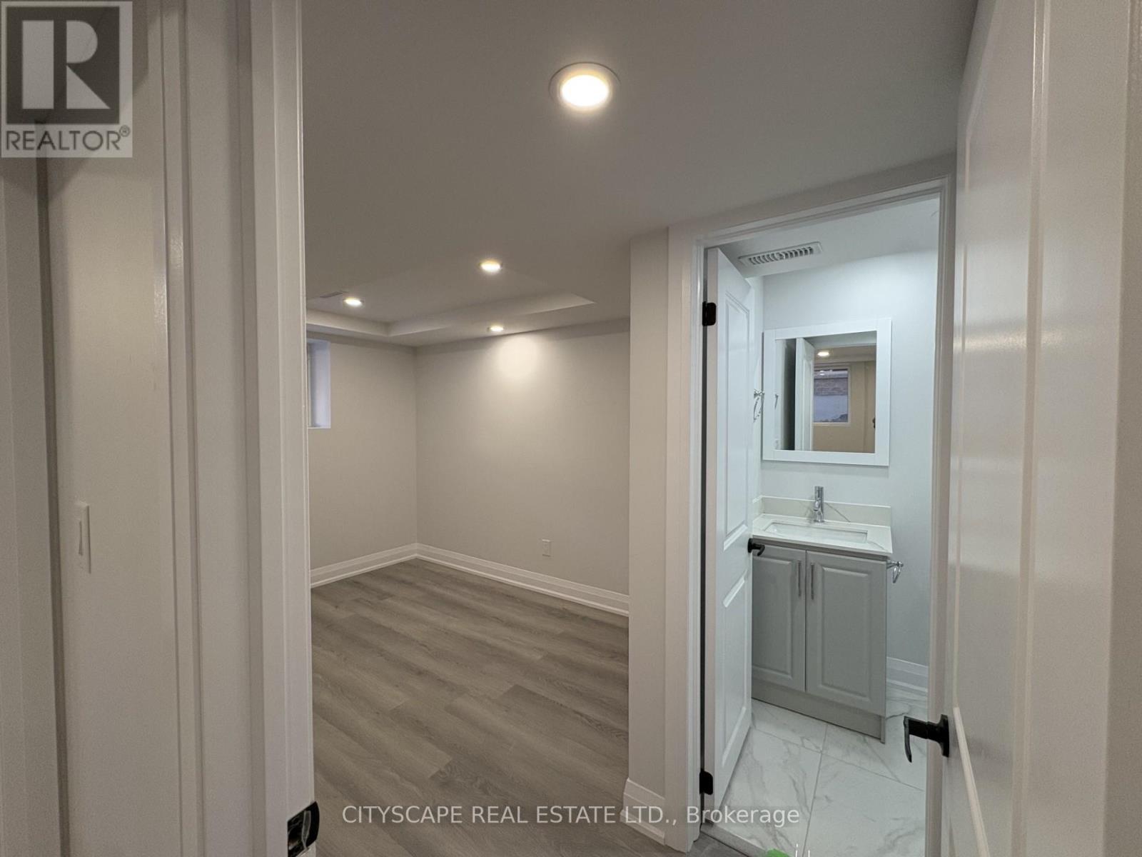 Basement - 5517 Meadowcrest Avenue, Mississauga, Ontario  L5M 0N1 - Photo 10 - W12608354