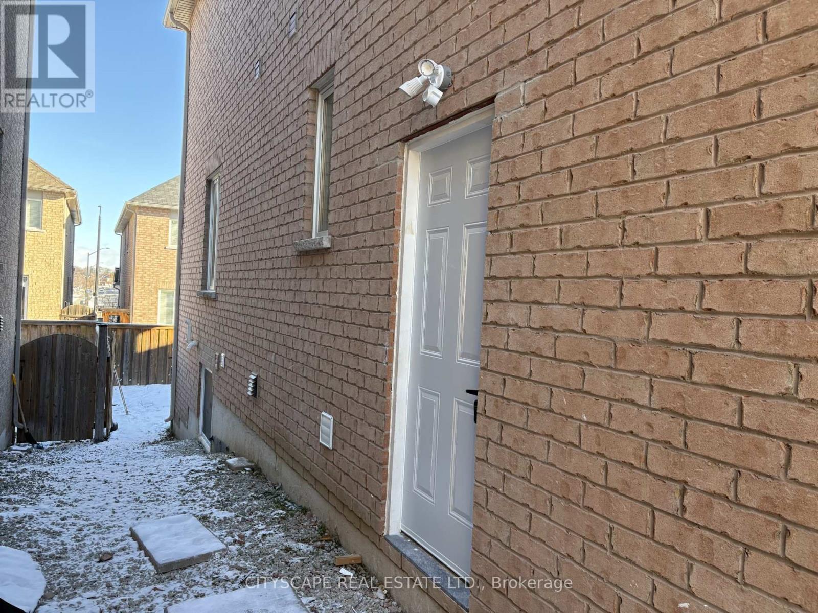 Basement - 5517 Meadowcrest Avenue, Mississauga, Ontario  L5M 0N1 - Photo 3 - W12608354