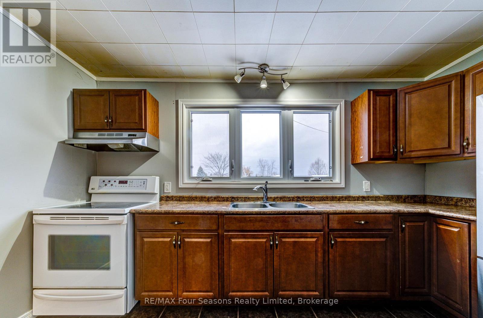 7531 County Road 91, Clearview, Ontario  L0M 1S0 - Photo 13 - S12608378