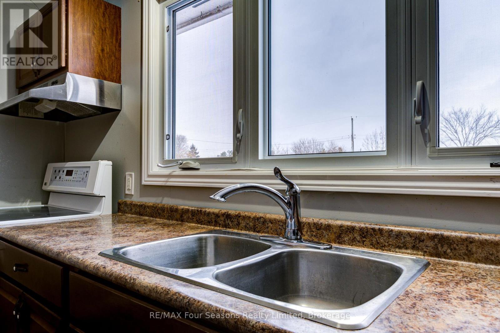 7531 County Road 91, Clearview, Ontario  L0M 1S0 - Photo 14 - S12608378