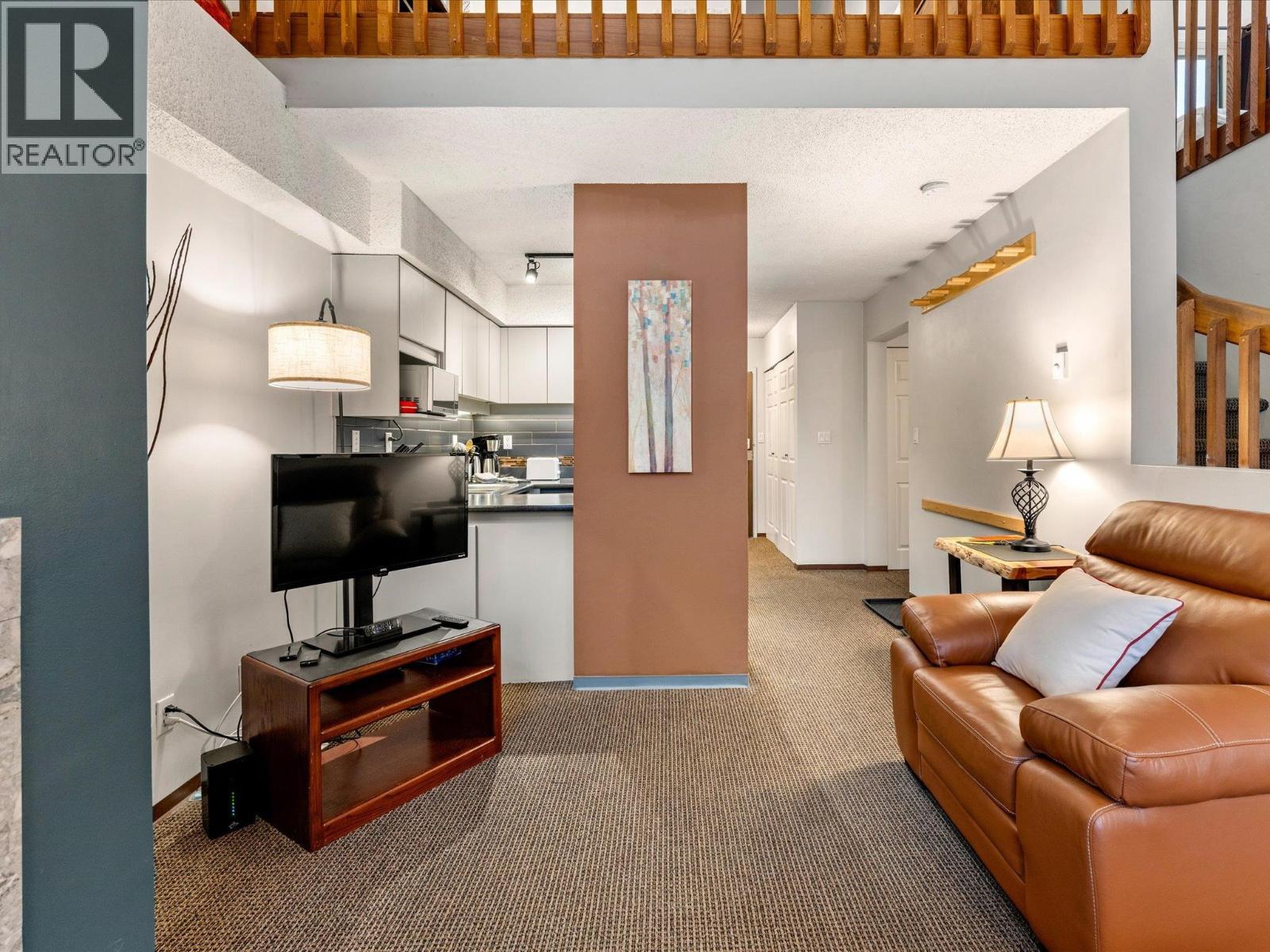 320 2021 Karen Crescent, Whistler, British Columbia  V8E 0H1 - Photo 5 - R3072658