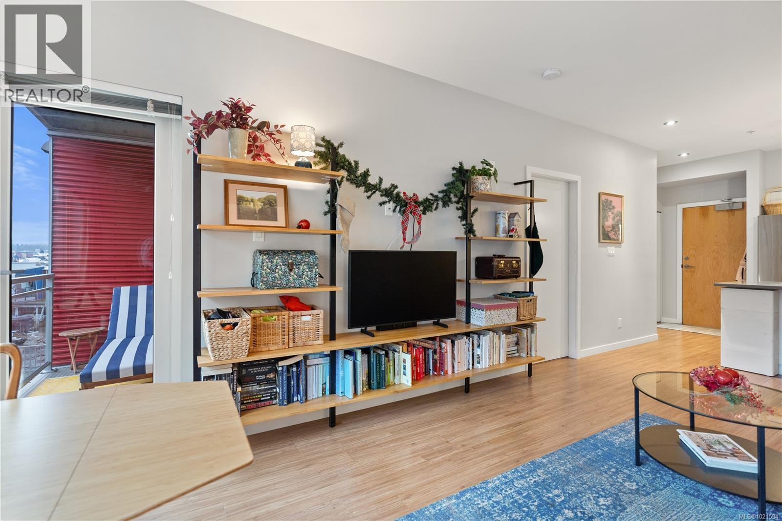 211 785 Tyee Rd, Victoria, British Columbia  V9A 0G2 - Photo 8 - 1021594