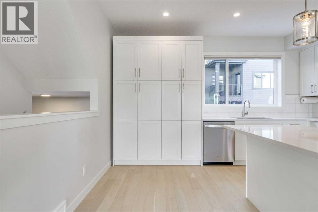 819 Shawnee Terrace Sw, Calgary, Alberta  T2Y 0T4 - Photo 11 - A2255503