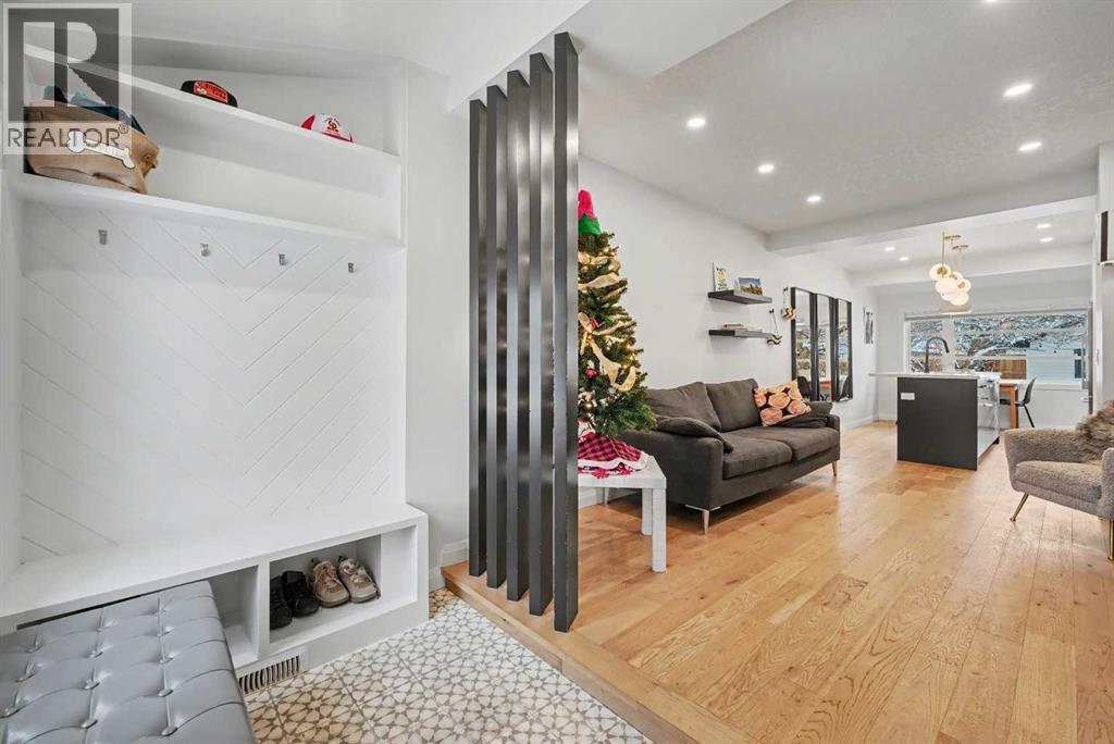 835 18 Avenue Nw, Calgary, Alberta  T2M 0V4 - Photo 3 - A2273536