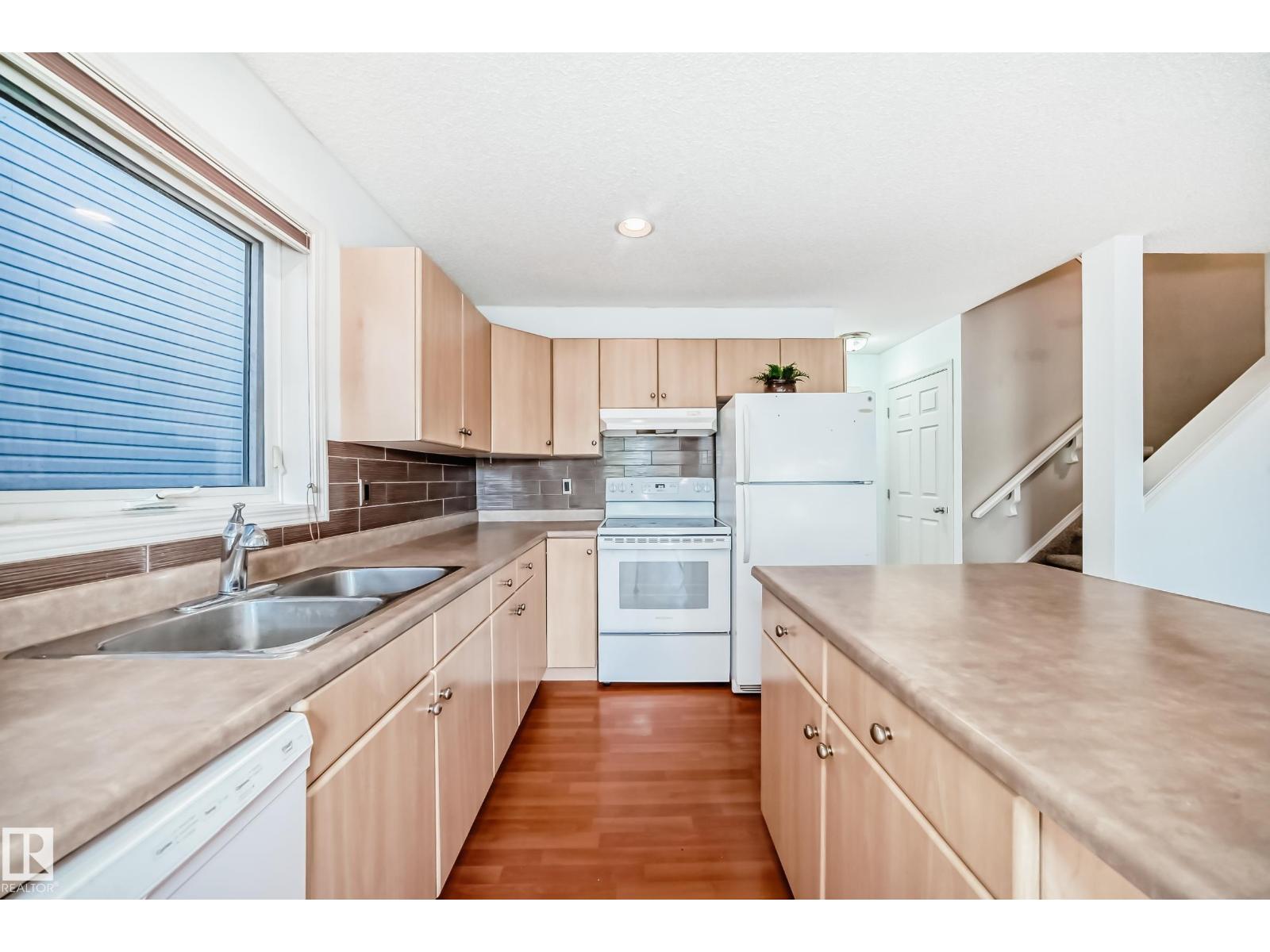 #34 2021 Grantham Co Nw, Edmonton, Alberta T5T 6V7 - Photo 3 - E4459730