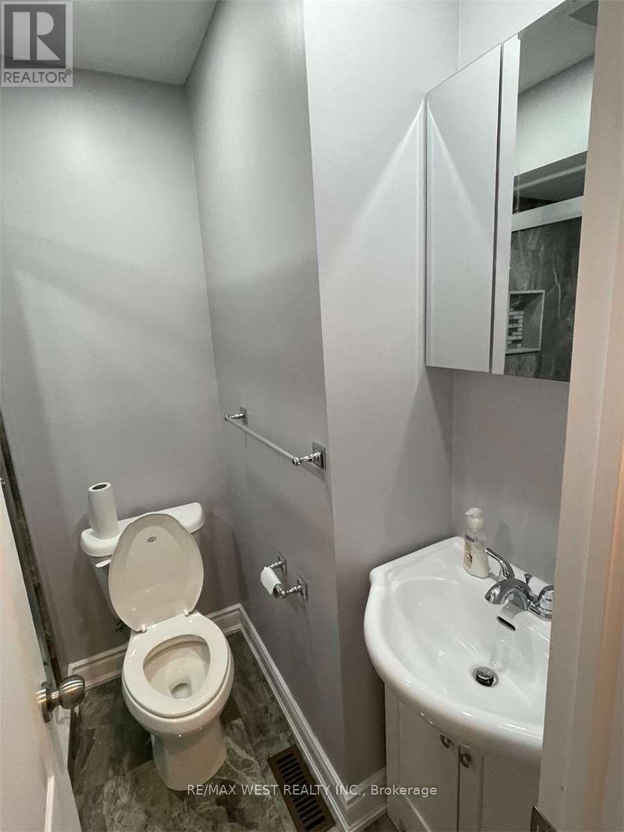 Bsmt - 18 Linkdale Road, Brampton, Ontario  L6V 2Y4 - Photo 18 - W12608374