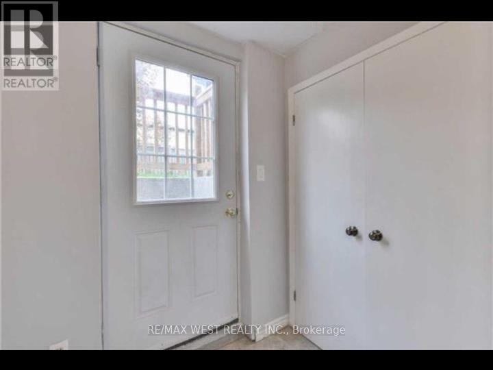 Bsmt - 18 Linkdale Road, Brampton, Ontario  L6V 2Y4 - Photo 4 - W12608374