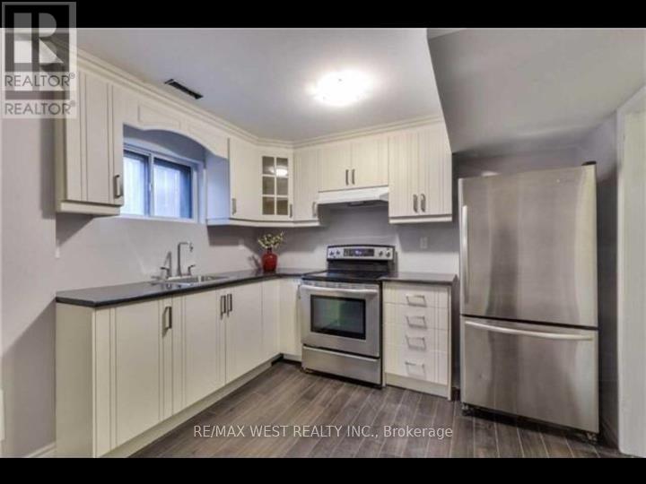 Bsmt - 18 Linkdale Road, Brampton, Ontario  L6V 2Y4 - Photo 6 - W12608374