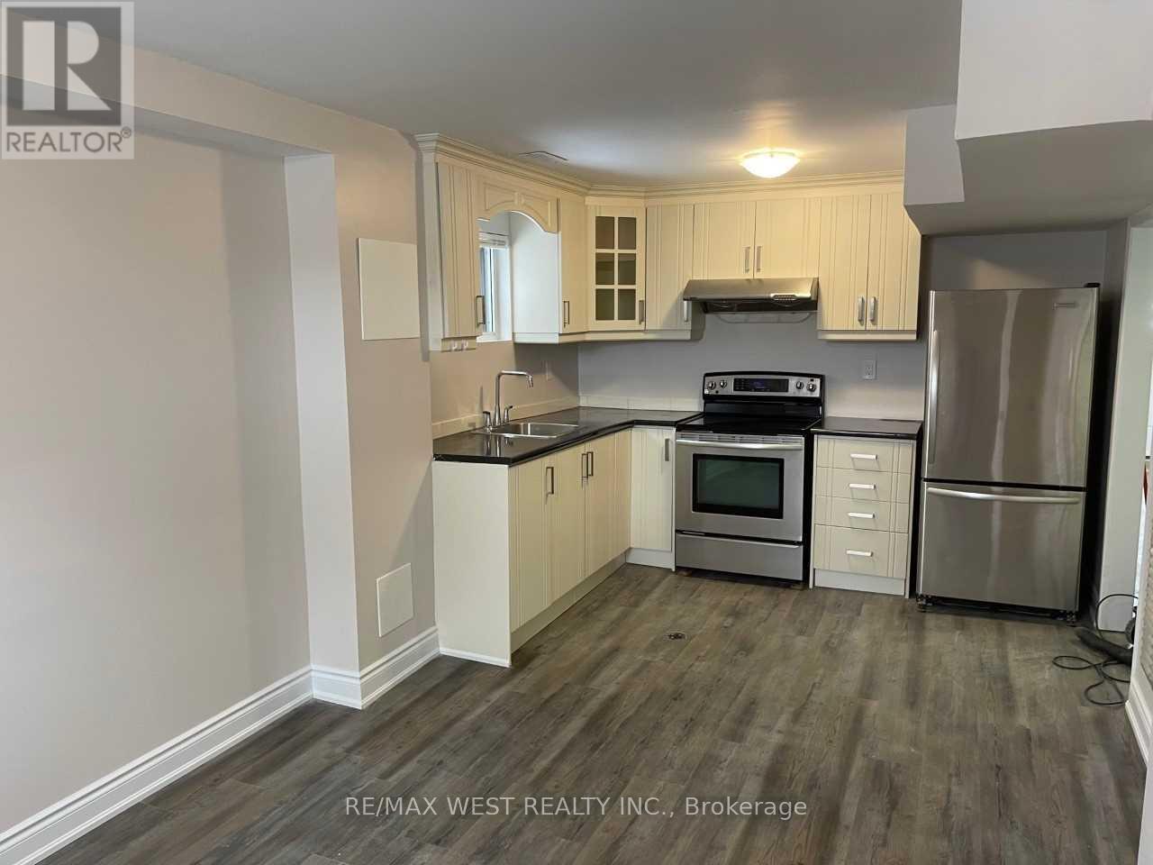 Bsmt - 18 Linkdale Road, Brampton, Ontario  L6V 2Y4 - Photo 8 - W12608374