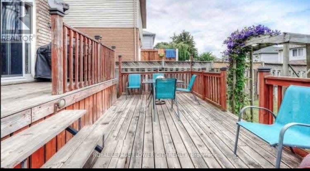 53 Bush Clover Crescent, Kitchener, Ontario  N2E 3P8 - Photo 4 - X12608364