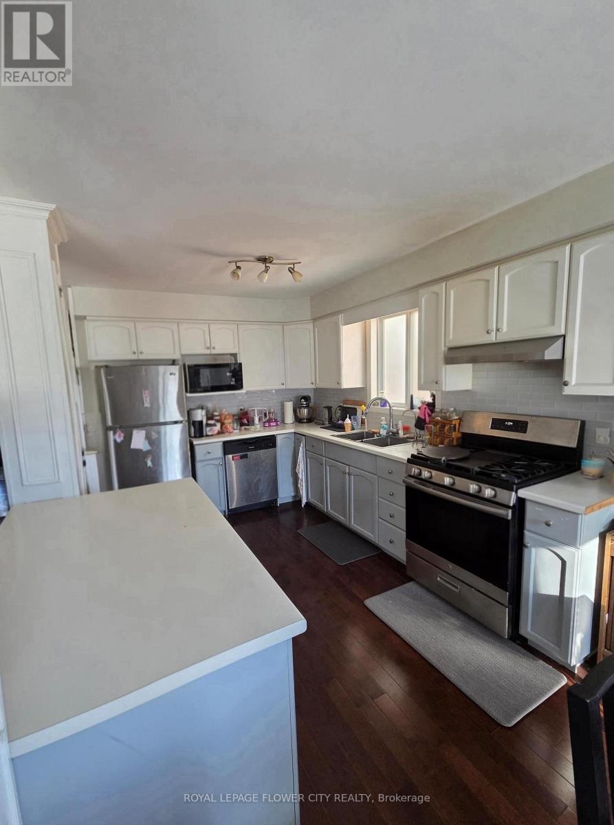 53 Bush Clover Crescent, Kitchener, Ontario  N2E 3P8 - Photo 5 - X12608364