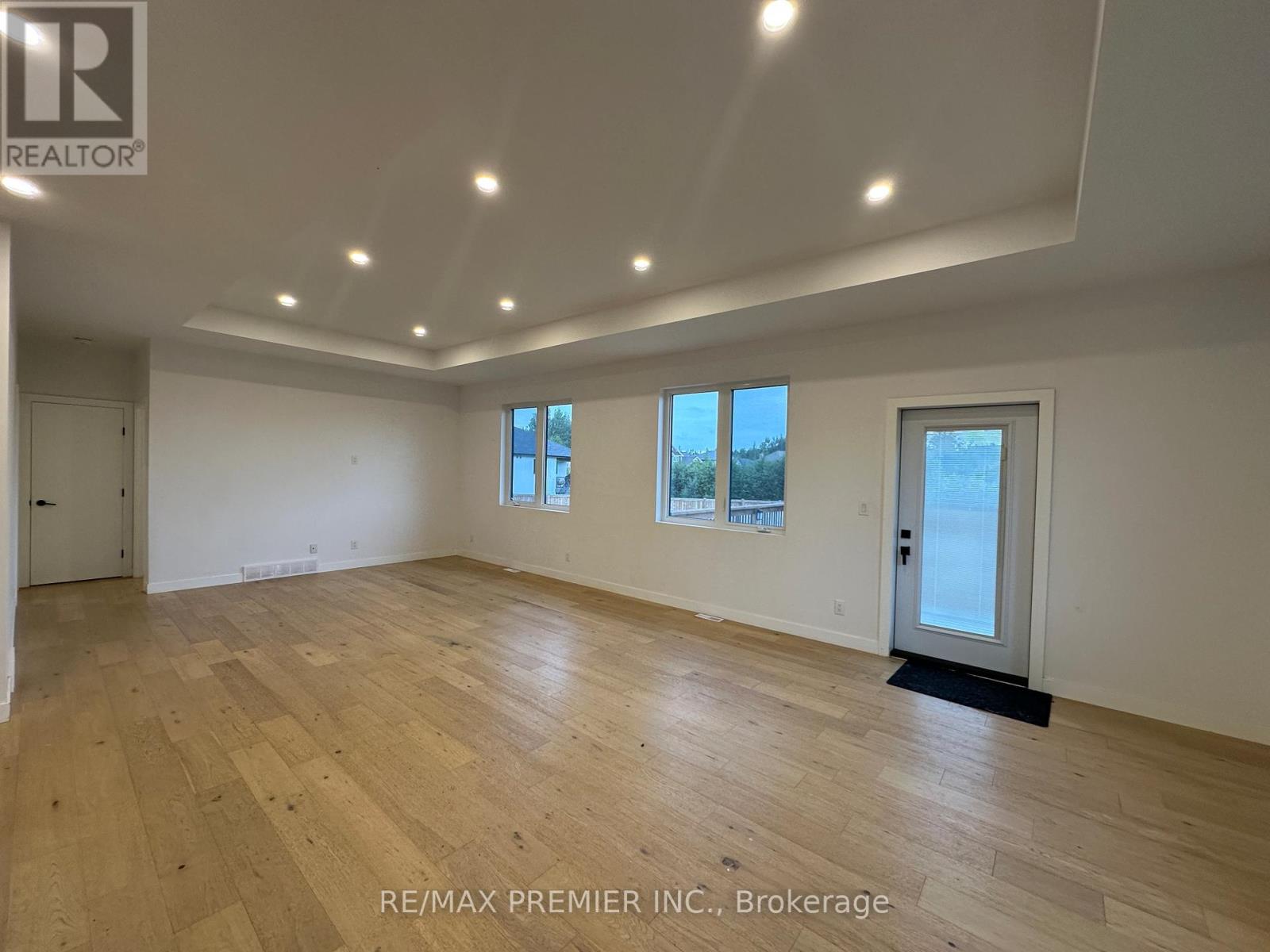 2980 King George's Park Drive, Thunder Bay, Ontario  P7K 0S4 - Photo 10 - X12608372