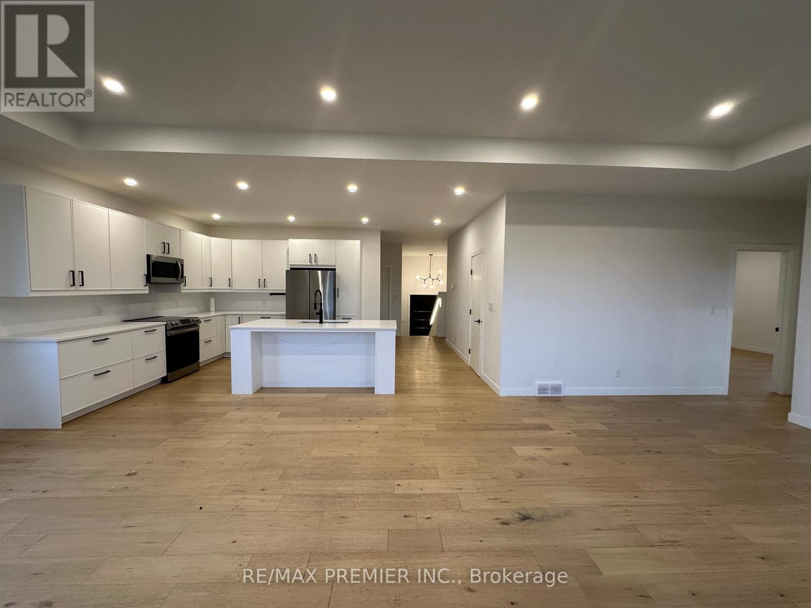 2980 King George's Park Drive, Thunder Bay, Ontario  P7K 0S4 - Photo 6 - X12608372