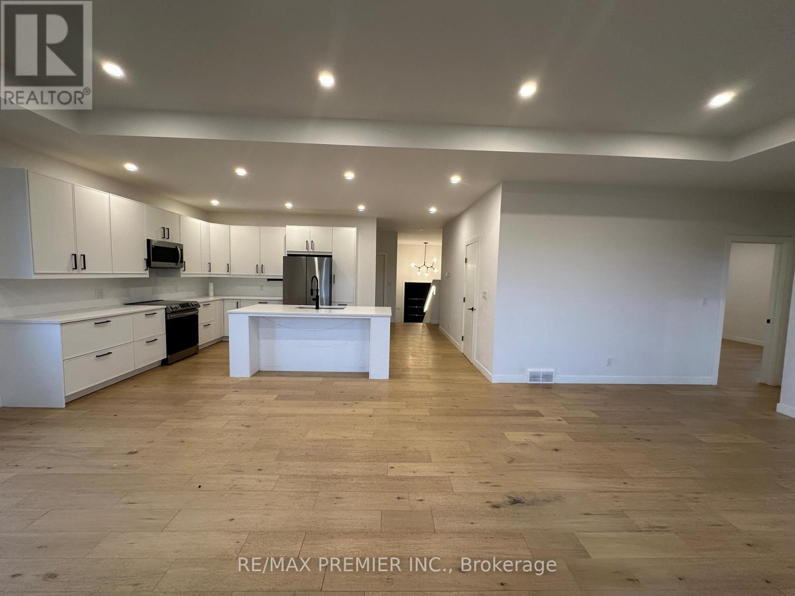 2980 King George's Park Drive, Thunder Bay, Ontario  P7K 0S4 - Photo 7 - X12608372