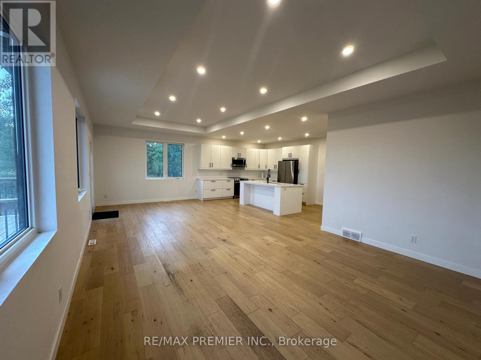 2980 King George's Park Drive, Thunder Bay, Ontario  P7K 0S4 - Photo 8 - X12608372