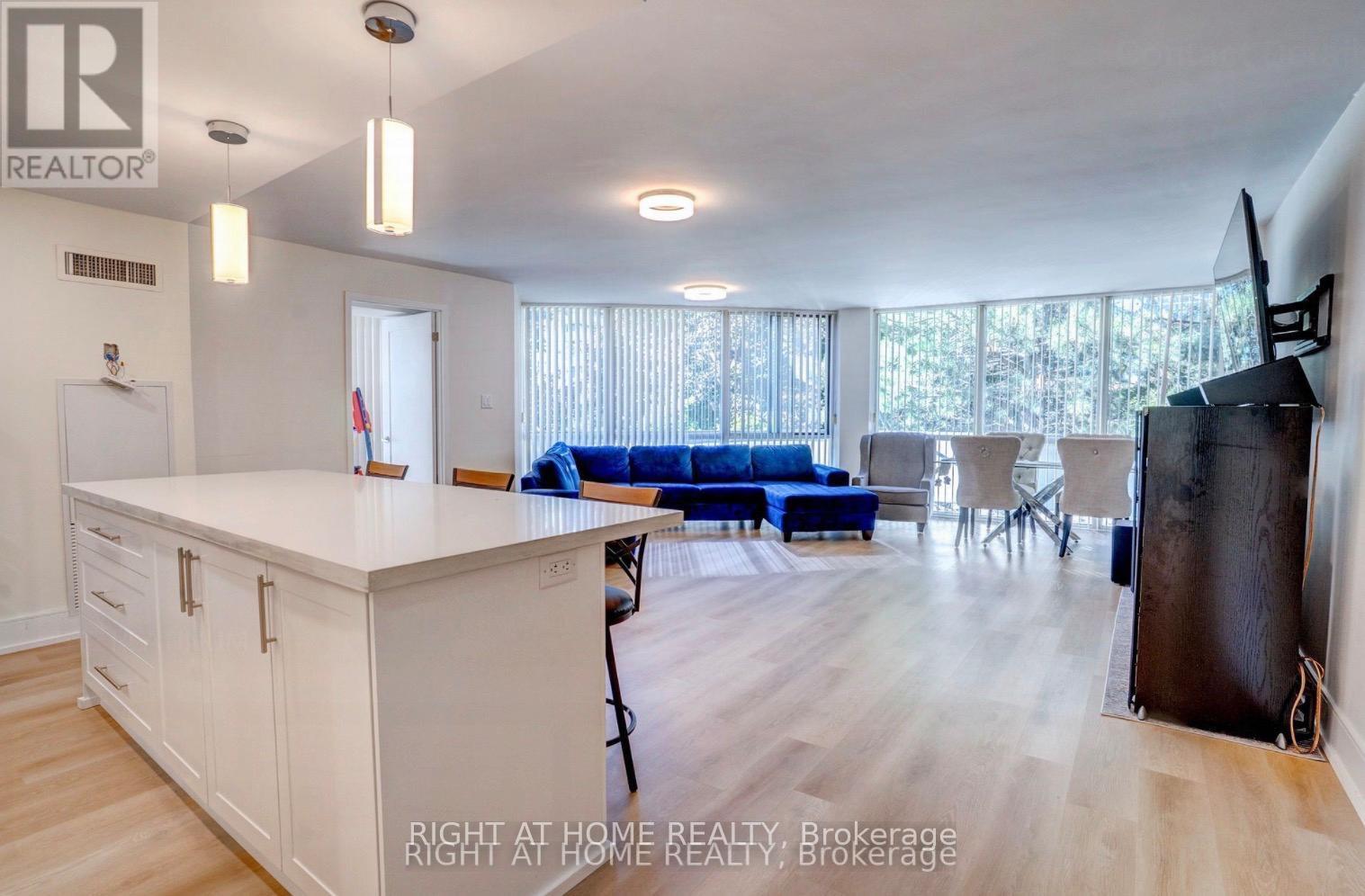 201 - 350 WEBB DRIVE, Mississauga, Ontario