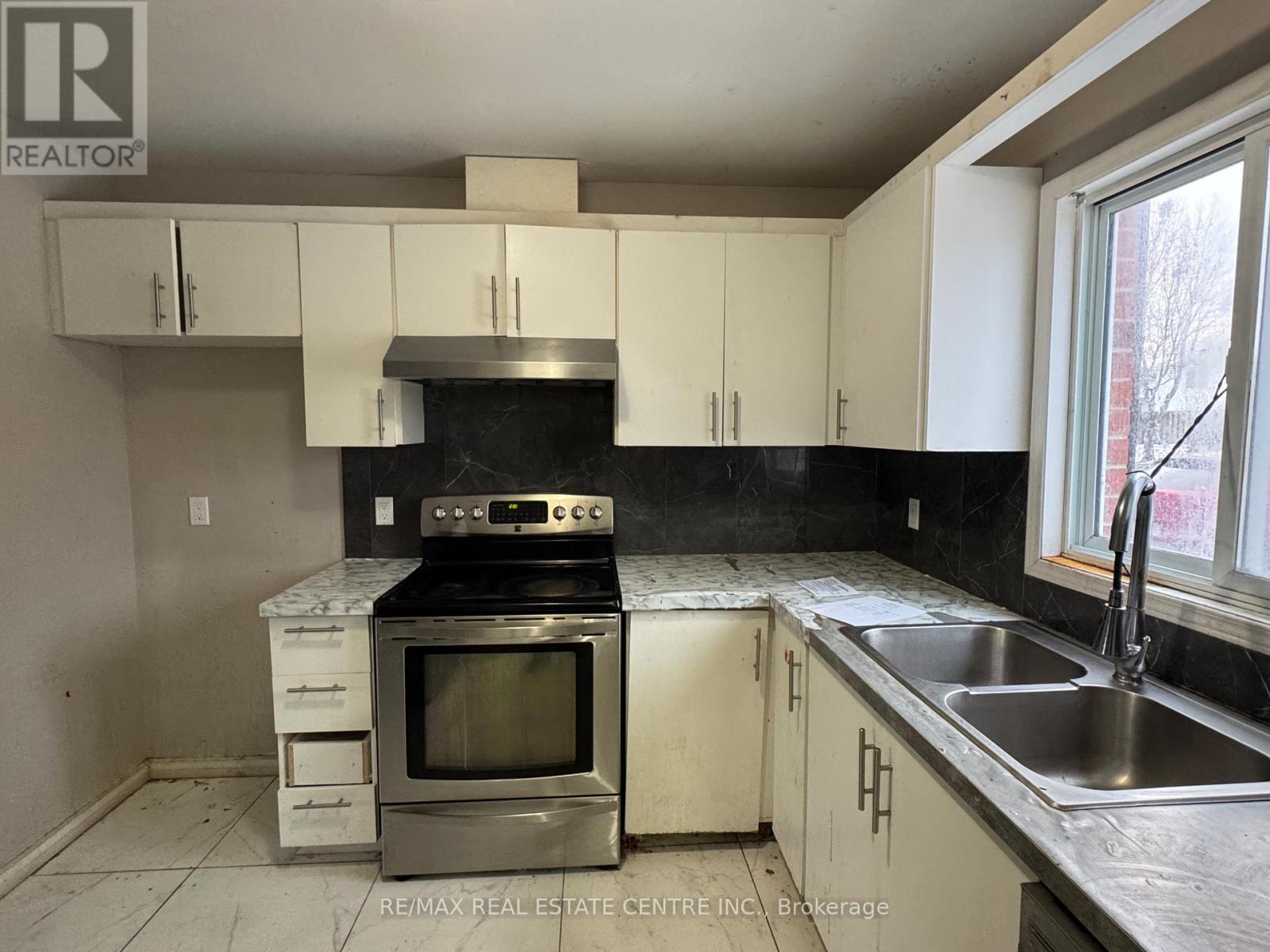 34 - 190 Fleming Drive, London East, Ontario  N5V 5B8 - Photo 8 - X12270892