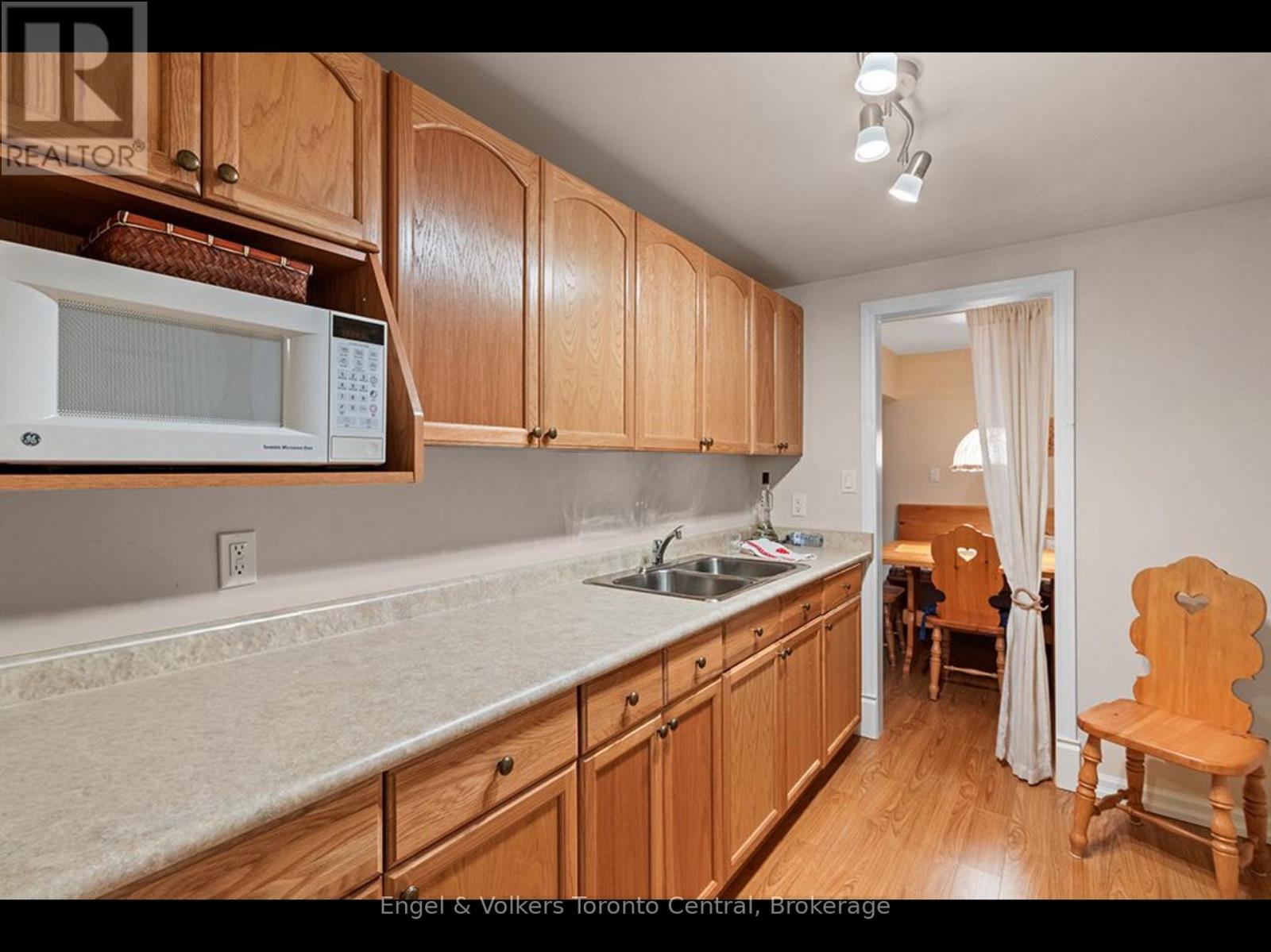 110 Aberdeen Court, Blue Mountains, Ontario  N0H 1J0 - Photo 21 - X12608394