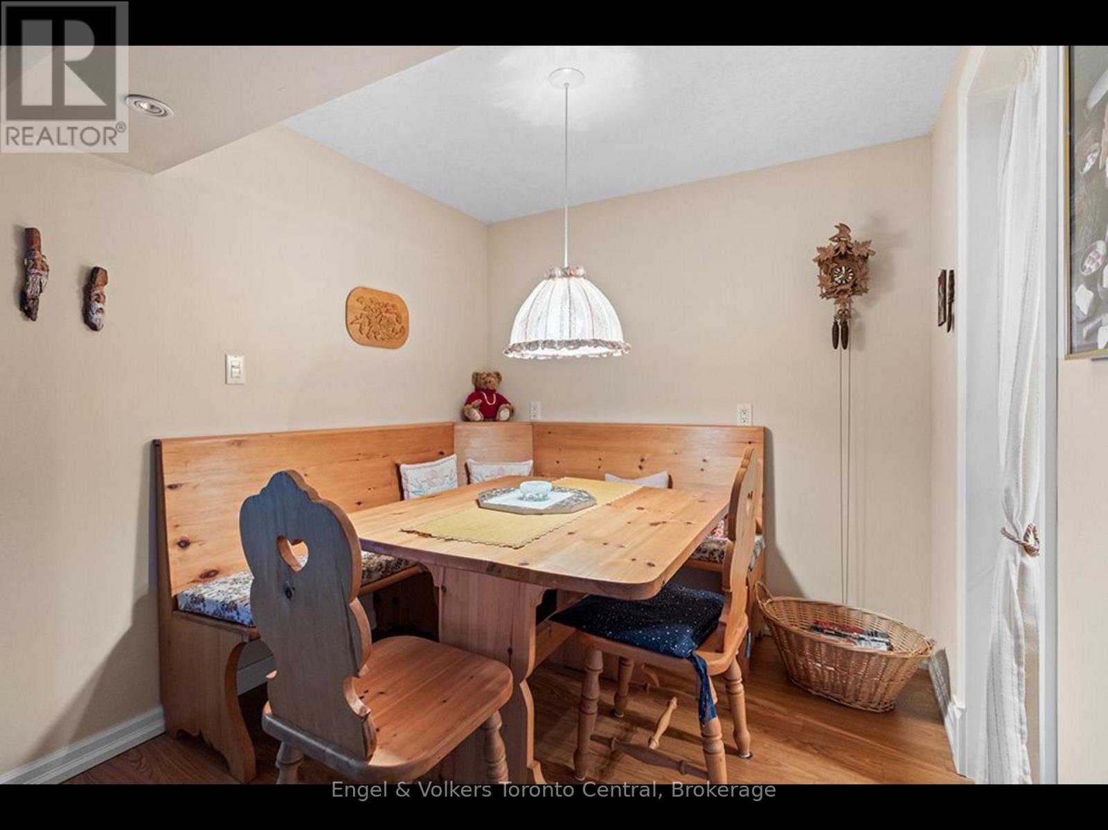 110 Aberdeen Court, Blue Mountains, Ontario  N0H 1J0 - Photo 22 - X12608394