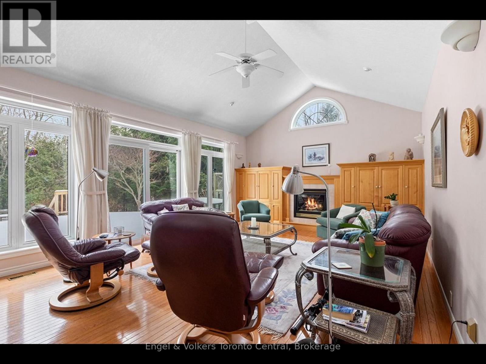 110 Aberdeen Court, Blue Mountains, Ontario  N0H 1J0 - Photo 7 - X12608394