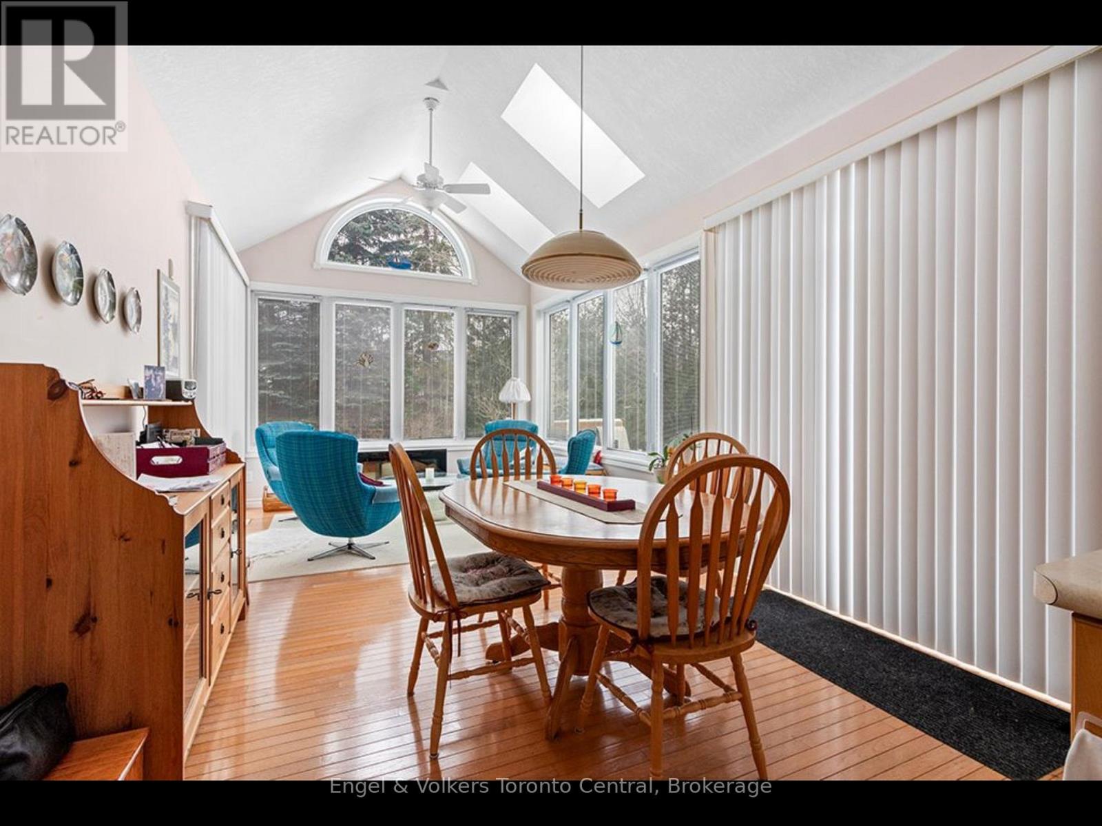 110 Aberdeen Court, Blue Mountains, Ontario  N0H 1J0 - Photo 9 - X12608394