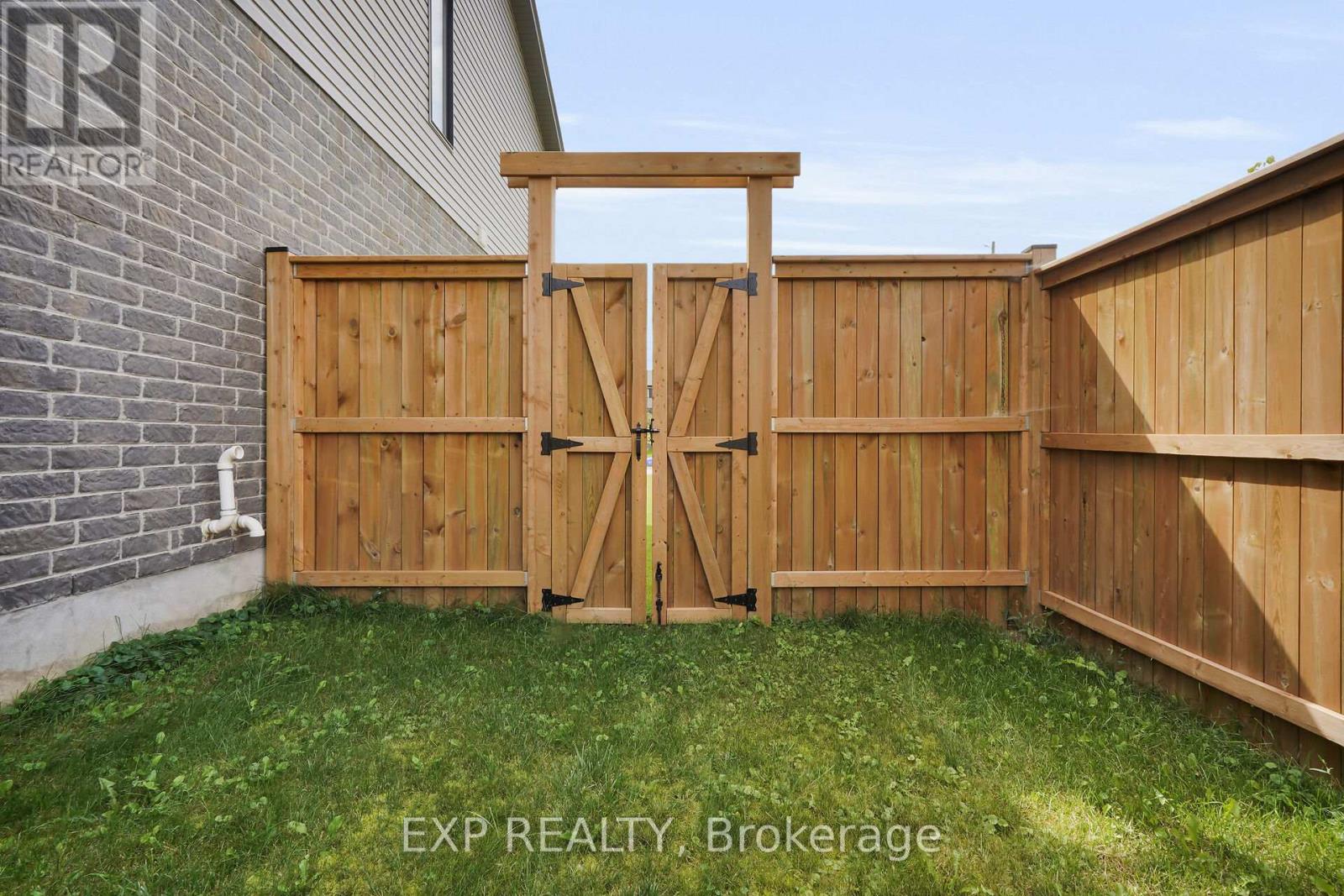 2221 Tribalwood Street, London North, Ontario  N6G 0R4 - Photo 38 - X12372783