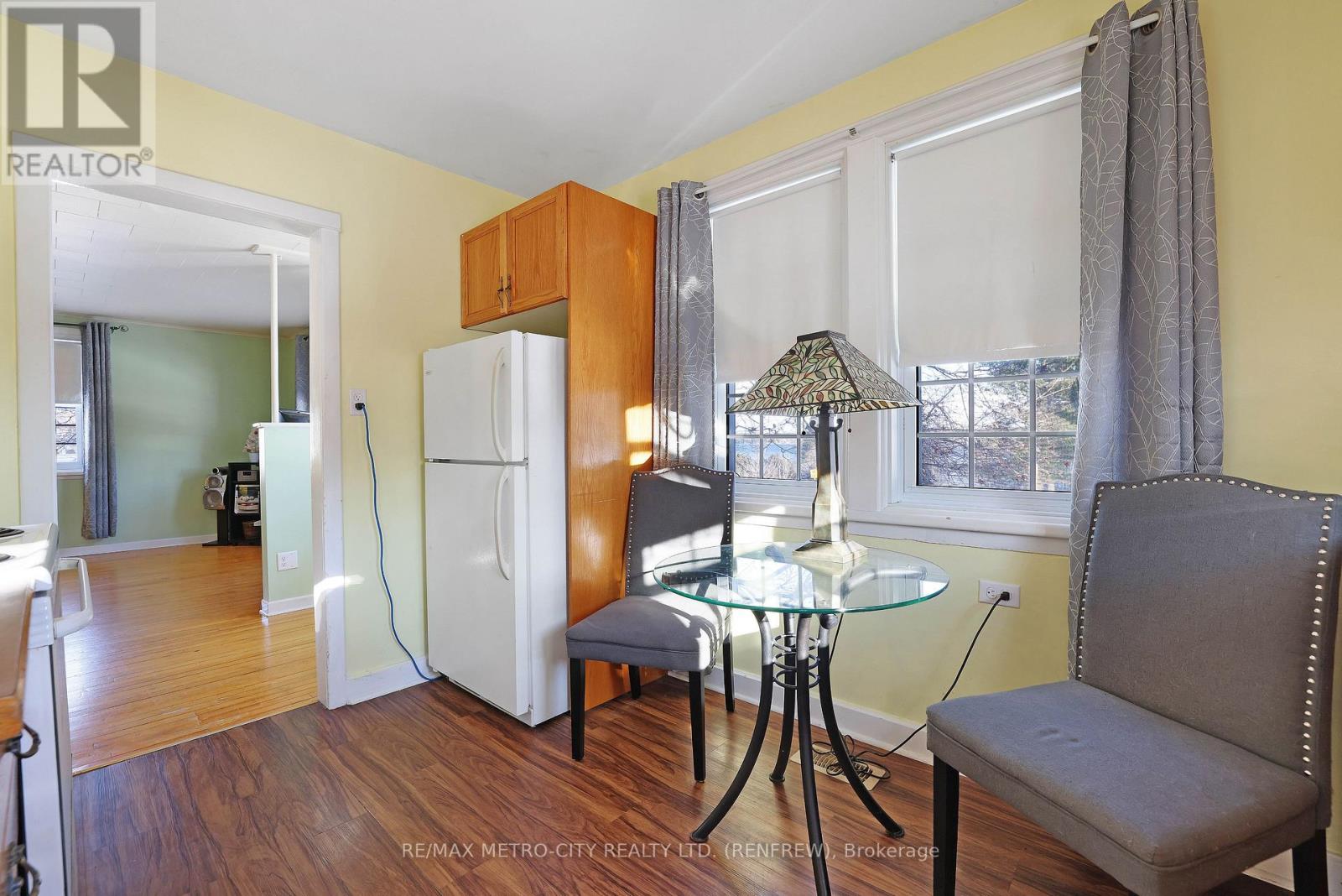 43 Pembroke Street, Whitewater Region, Ontario  K0J 1K0 - Photo 15 - X12608396