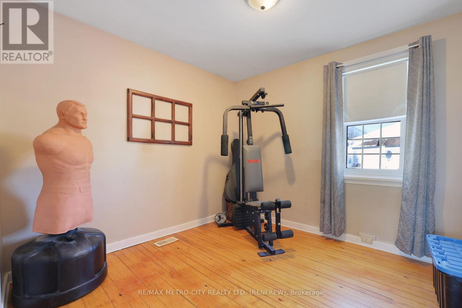 43 Pembroke Street, Whitewater Region, Ontario  K0J 1K0 - Photo 17 - X12608396