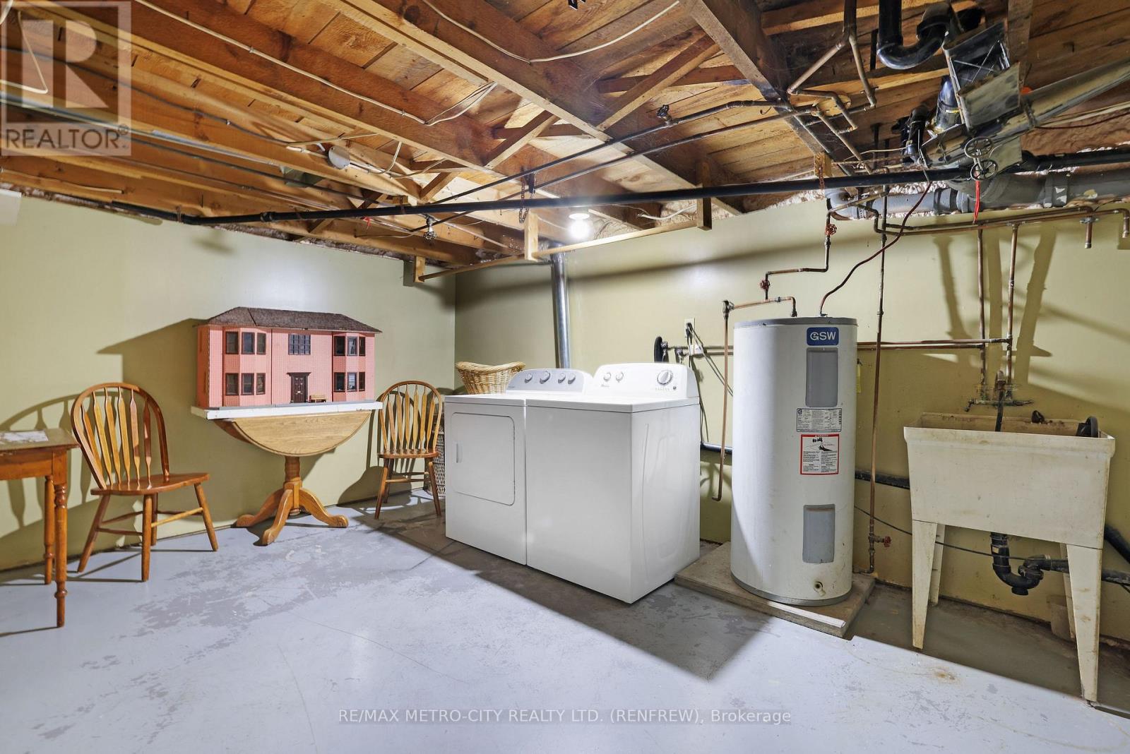 43 Pembroke Street, Whitewater Region, Ontario  K0J 1K0 - Photo 24 - X12608396