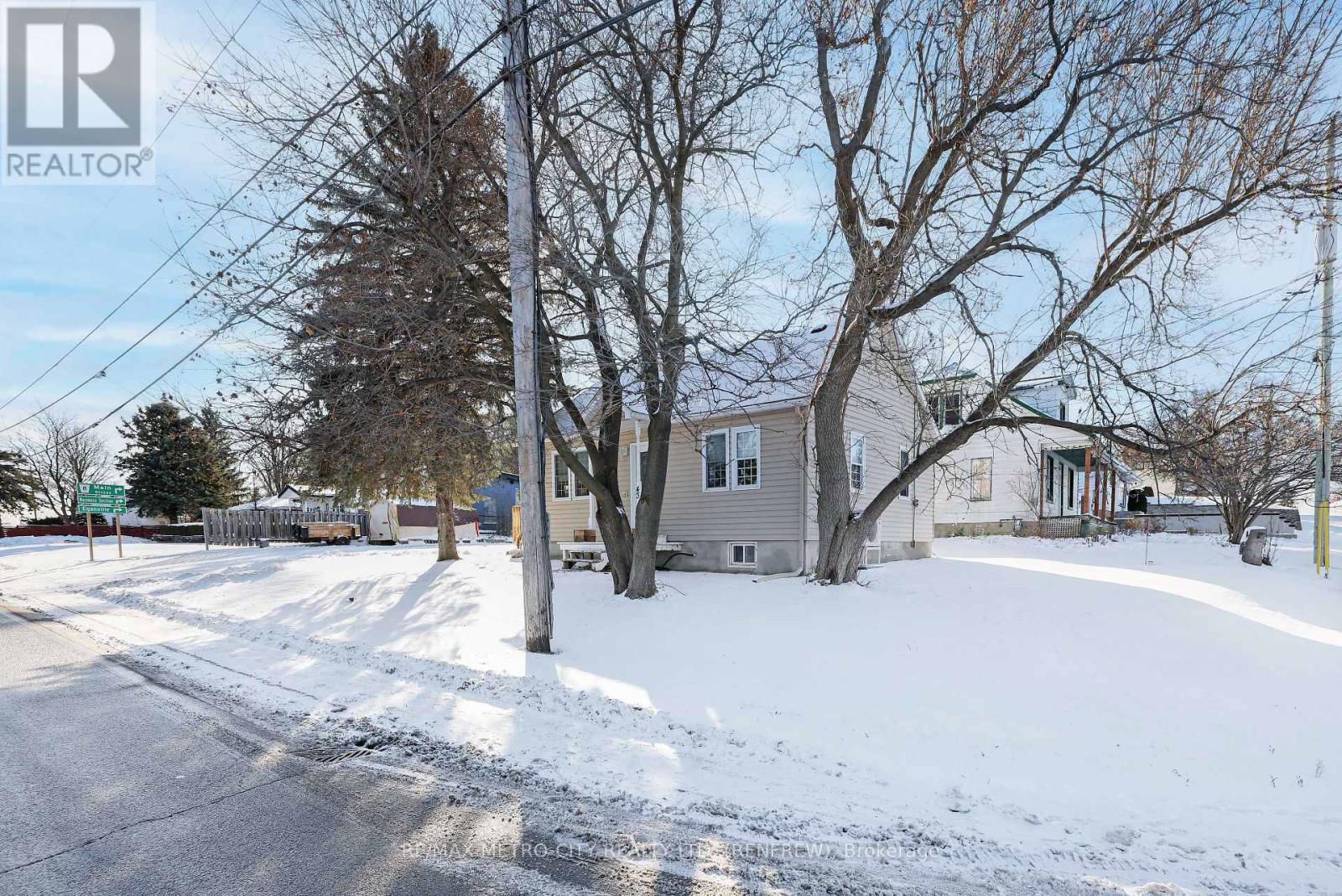 43 Pembroke Street, Whitewater Region, Ontario  K0J 1K0 - Photo 27 - X12608396