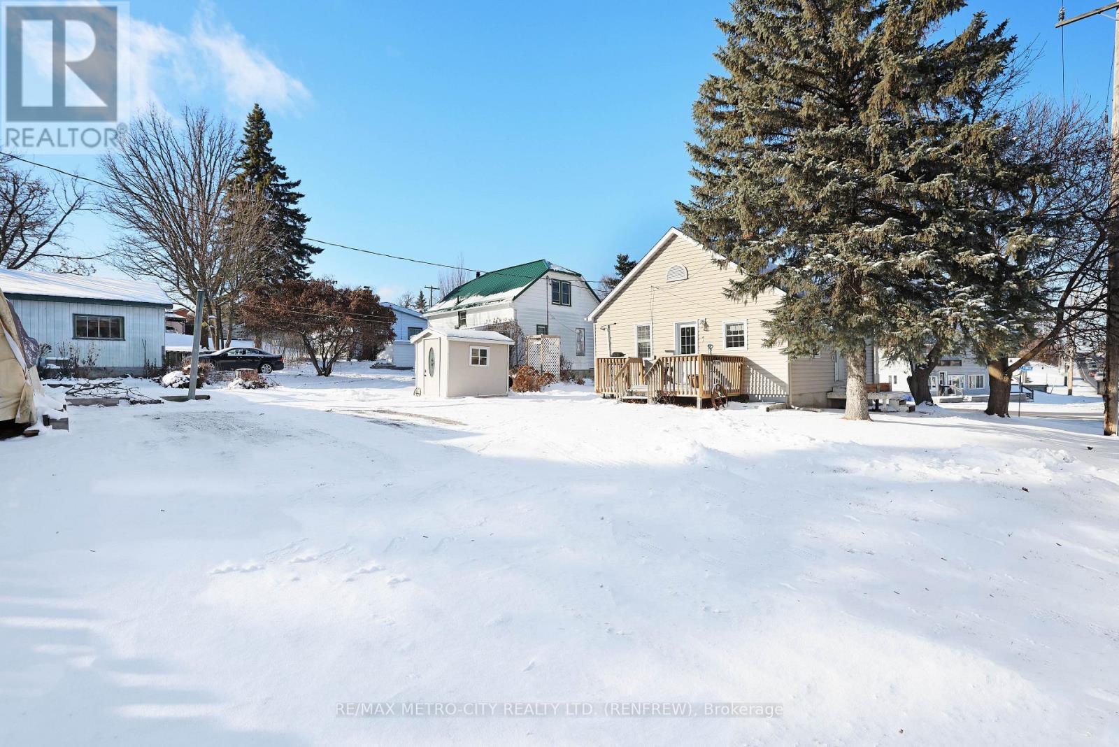 43 Pembroke Street, Whitewater Region, Ontario  K0J 1K0 - Photo 3 - X12608396