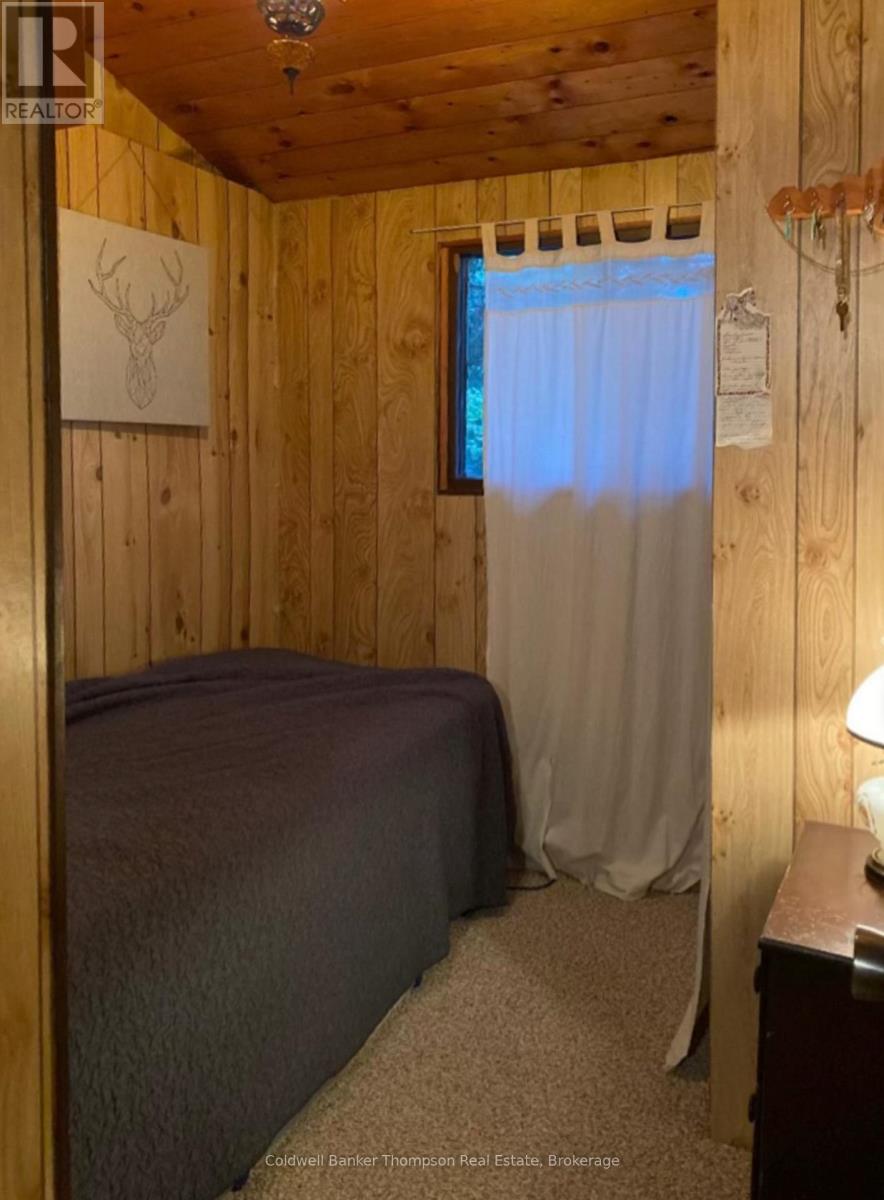 26 Spruce Lane, Magnetawan, Ontario P0A 1C0 - Photo 12 - X12608370