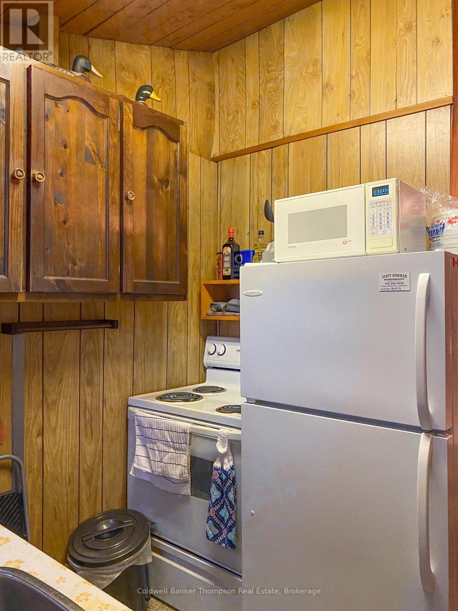 26 Spruce Lane, Magnetawan, Ontario P0A 1C0 - Photo 8 - X12608370