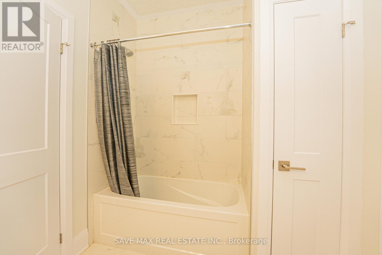 26 Falconridge Drive, Kitchener, Ontario  N2K 0G1 - Photo 38 - X12517922