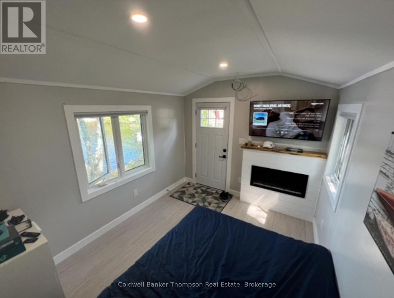 26 Spruce Lane, Magnetawan, Ontario P0A 1C0 - Photo 23 - X12608370