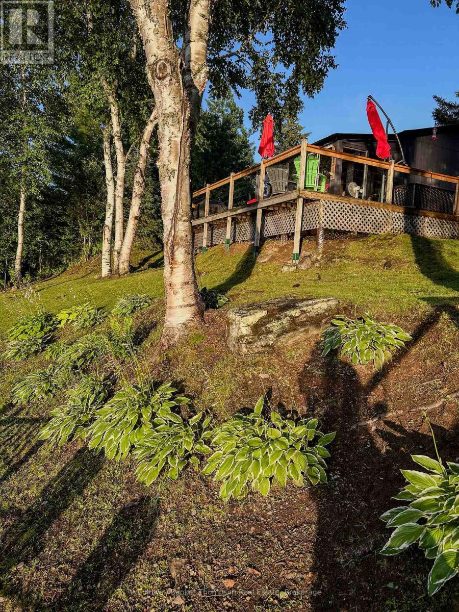 26 Spruce Lane, Magnetawan, Ontario P0A 1C0 - Photo 27 - X12608370