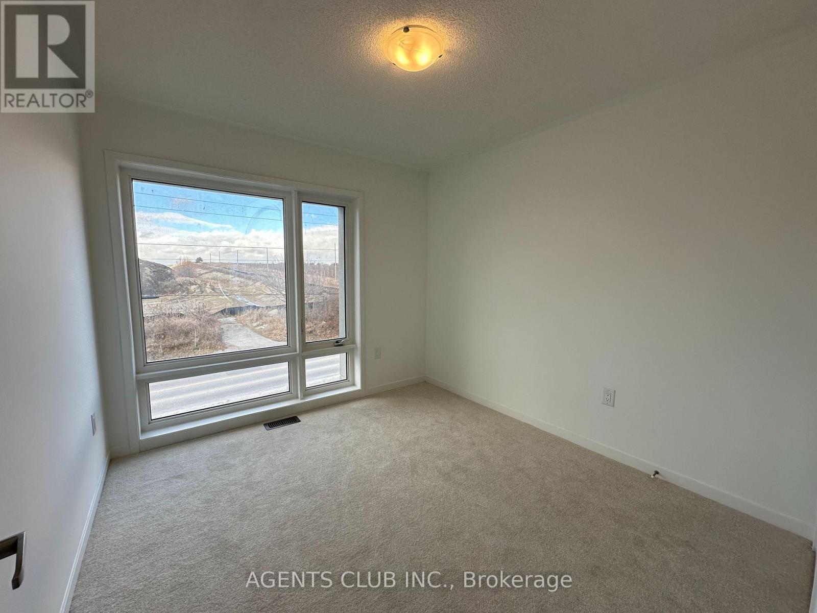 Room-C - 761 Conlin Road E, Oshawa, Ontario L1K 3G4 - Photo 2 - E12608406