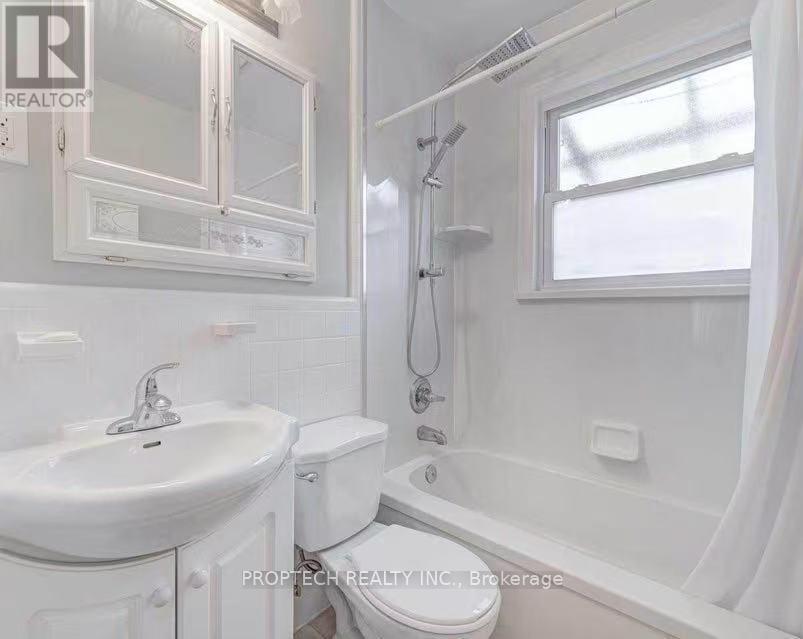 28 Boem Avenue, Toronto, Ontario M1R 3T1 - Photo 13 - E12608418