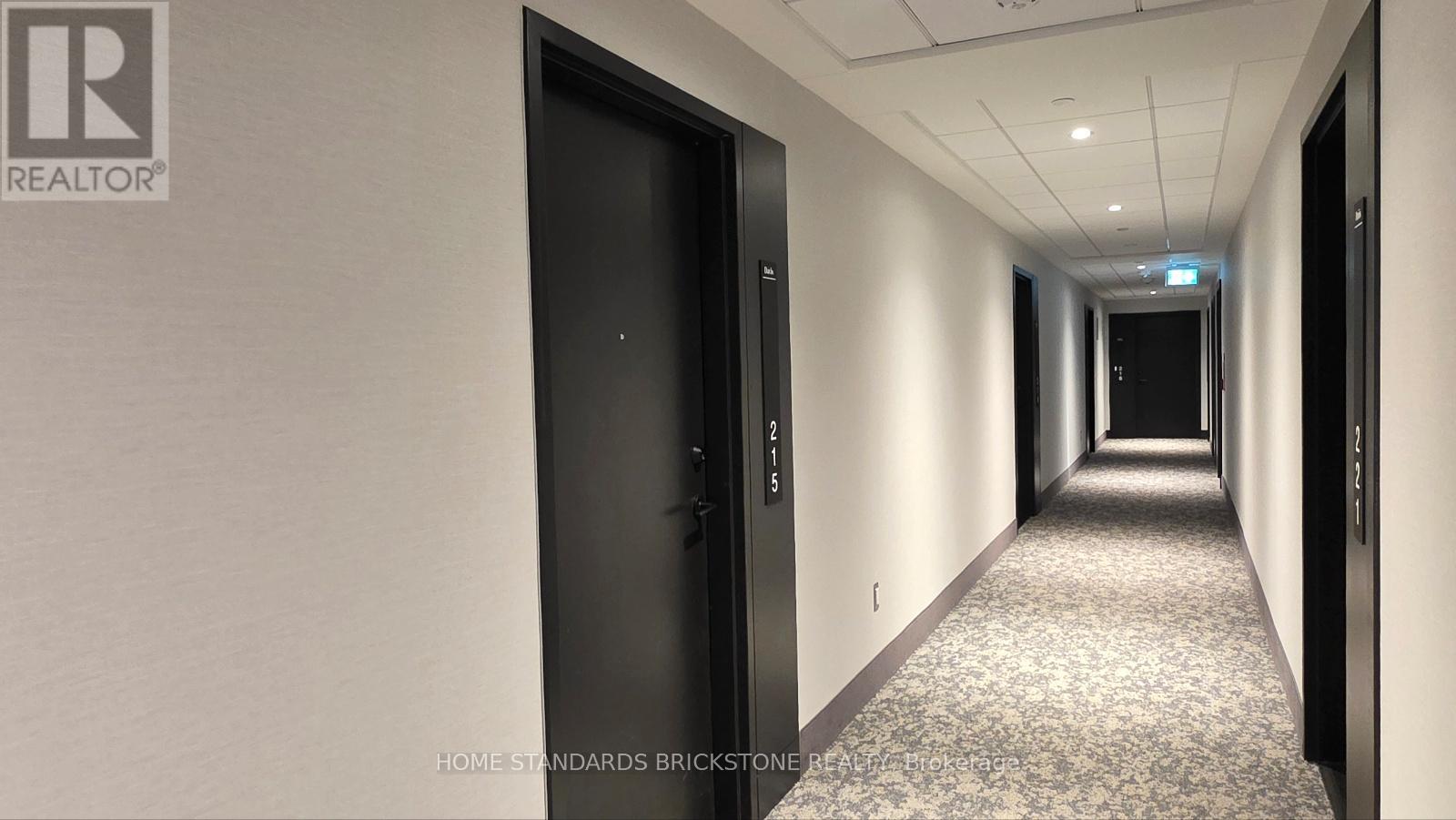 215 - 185 Deerfield Road, Newmarket, Ontario  L3Y 0G7 - Photo 4 - N12608386