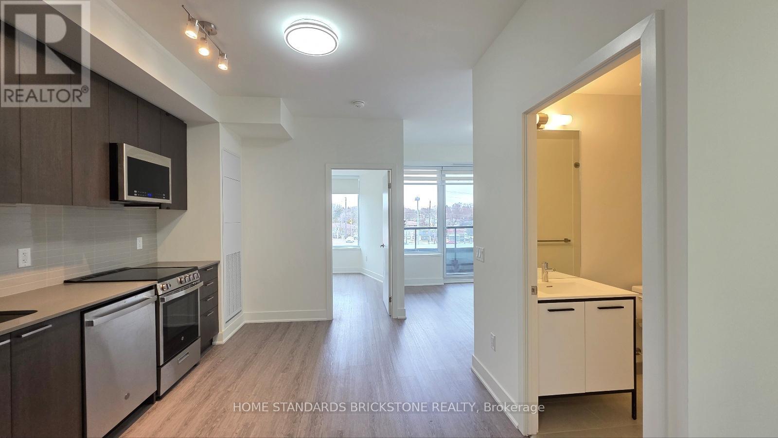 215 - 185 Deerfield Road, Newmarket, Ontario  L3Y 0G7 - Photo 5 - N12608386