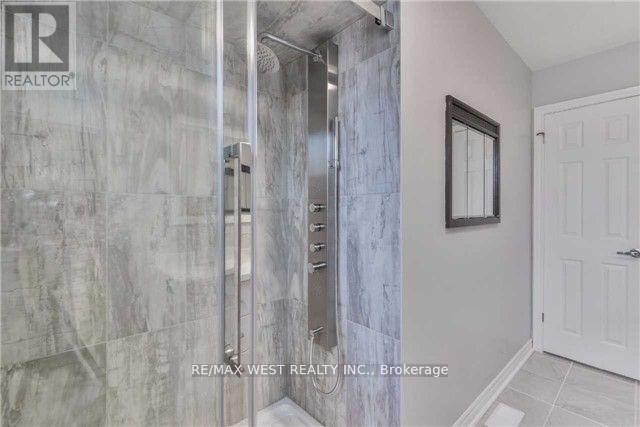 Upper - 18 Linkdale Road, Brampton, Ontario  L6V 2Y4 - Photo 12 - W12608384