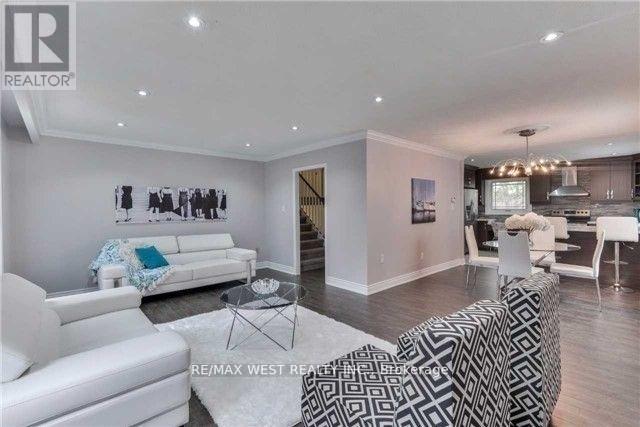 Upper - 18 Linkdale Road, Brampton, Ontario  L6V 2Y4 - Photo 5 - W12608384